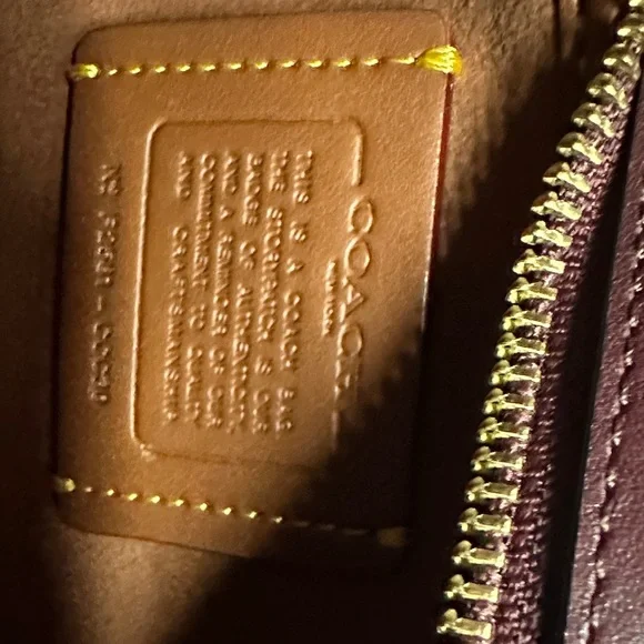 Coach empire 34 in Merlot - Picture 6 of 8